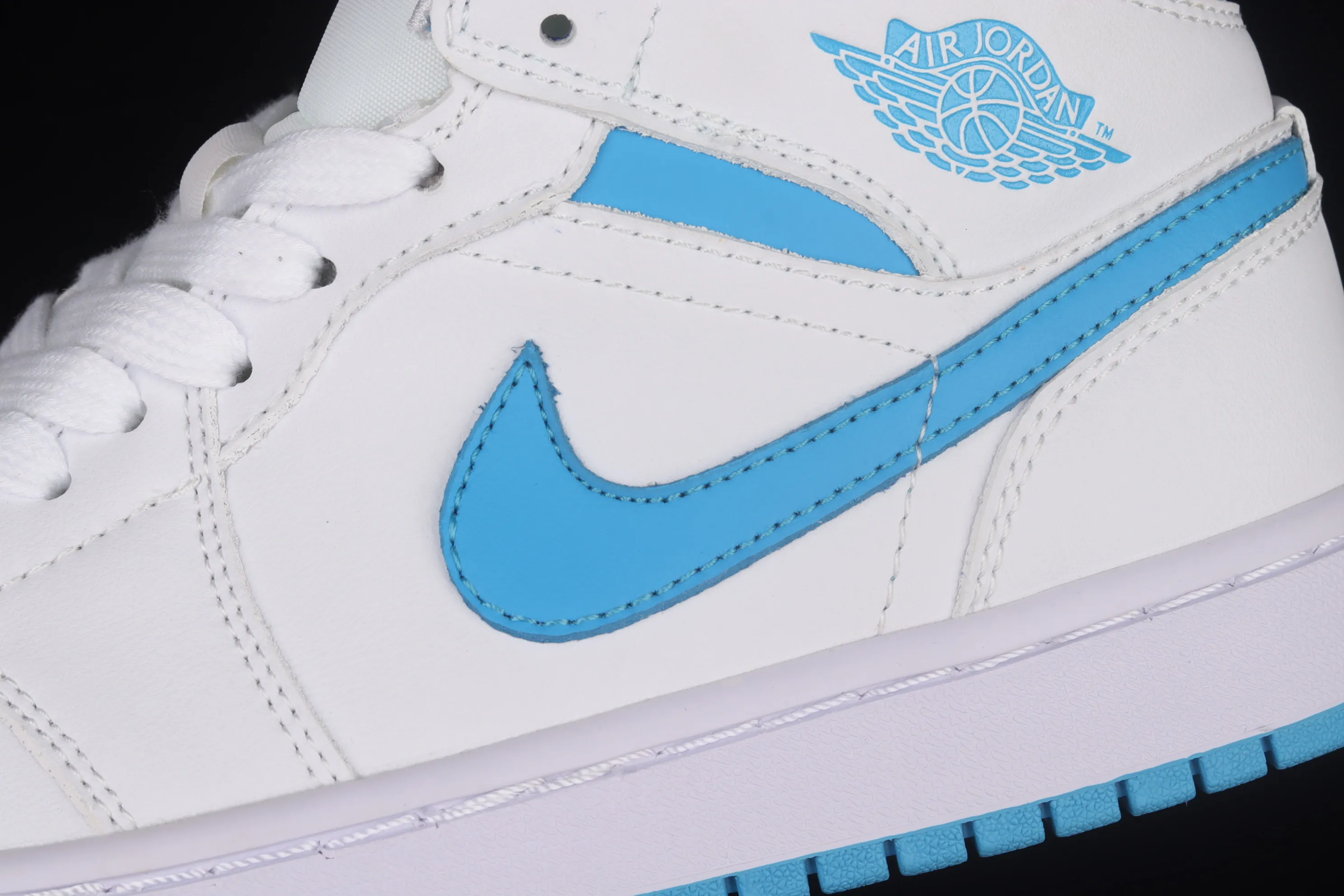 All Categories Air Jordan Jordan Series Basketball Shoes Air Jordan 1 Mid Different Versions Air Jordan 1 Mid AJ1 Joe 1 Lake Blue Zhongbang Basketball Shoes BQ6472-114